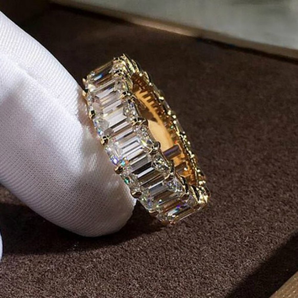 NEW 18K Yellow Gold Baguette Diamond Eternity Ring